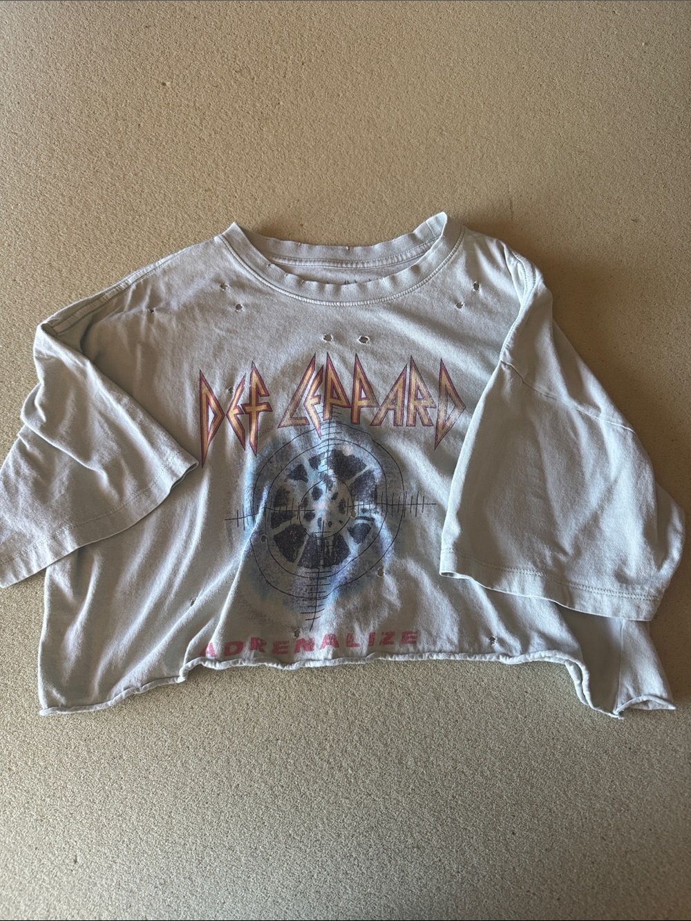 Def Leppard White Graphic Cropped Tee